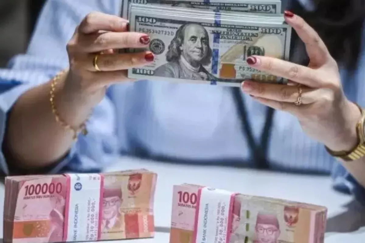 Nilai Tukar Rupiah Sentuh Rp17.881 per Dolar AS, BI Beberkan Pemicu
