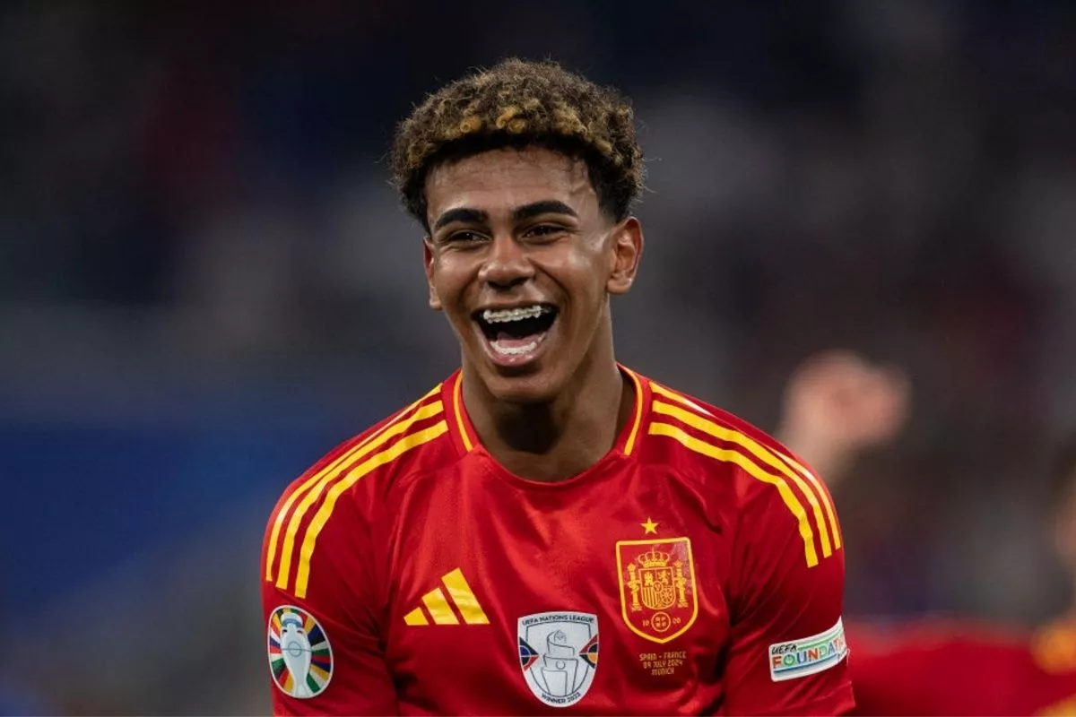 Hanya Lamine Yamal yang Dipeluk Raja Spanyol Usai Juara