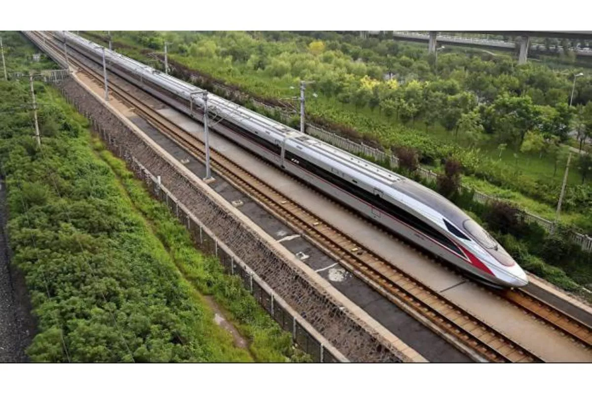 Proyek Kereta Cepat Jakarta Surabaya: Rute, Kecepatan, Dan Target