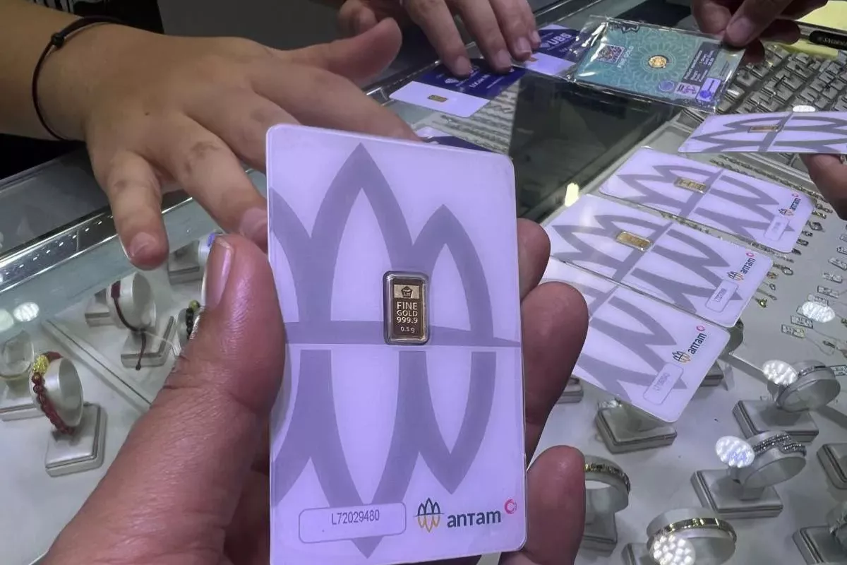 Harga Emas Antam Naik Rp 7.000 Menjadi Rp 2.610.000 Per Gram