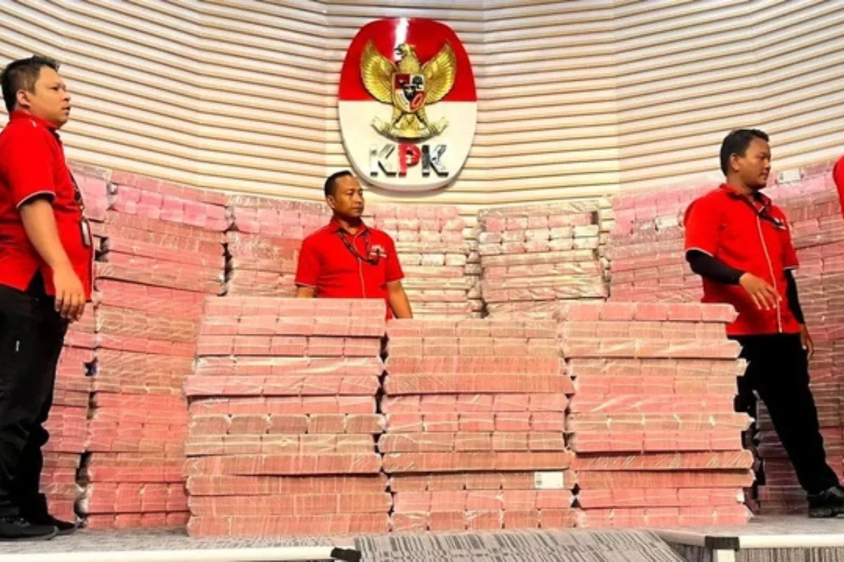 Anak Usaha BUMN SMCB Tebar Dividen Rp329 Miliar walau Saham Dibekukan