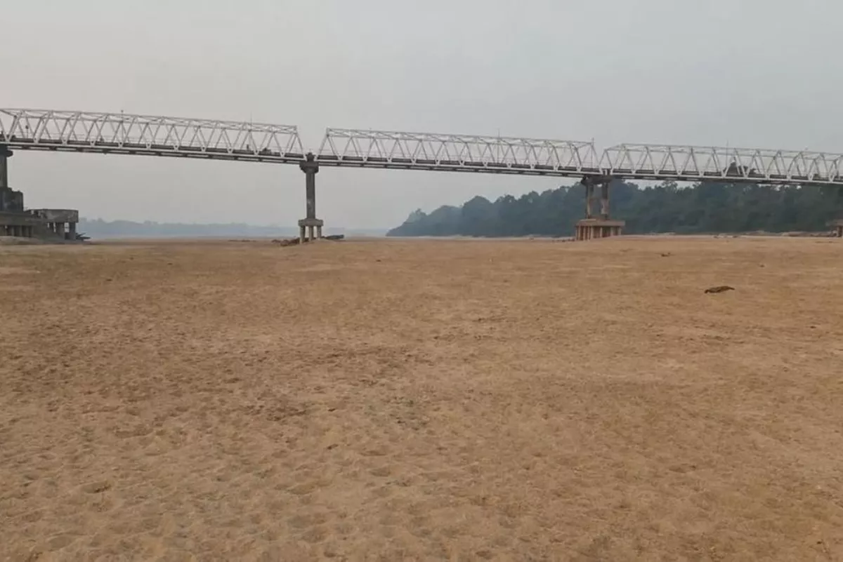Alur Utama Sungai Barito Masih Bisa Dilayari Kapal, Kata Menteri PU