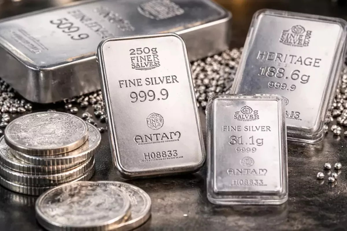 Harga Emas Tertekan Menjelang Keputusan Suku Bunga The Fed