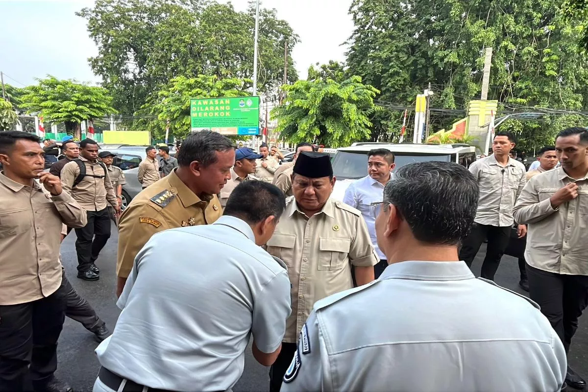 Pasca Kecelakaan Kereta Bekasi Timur, Prabowo Sambangi RSUD Kota