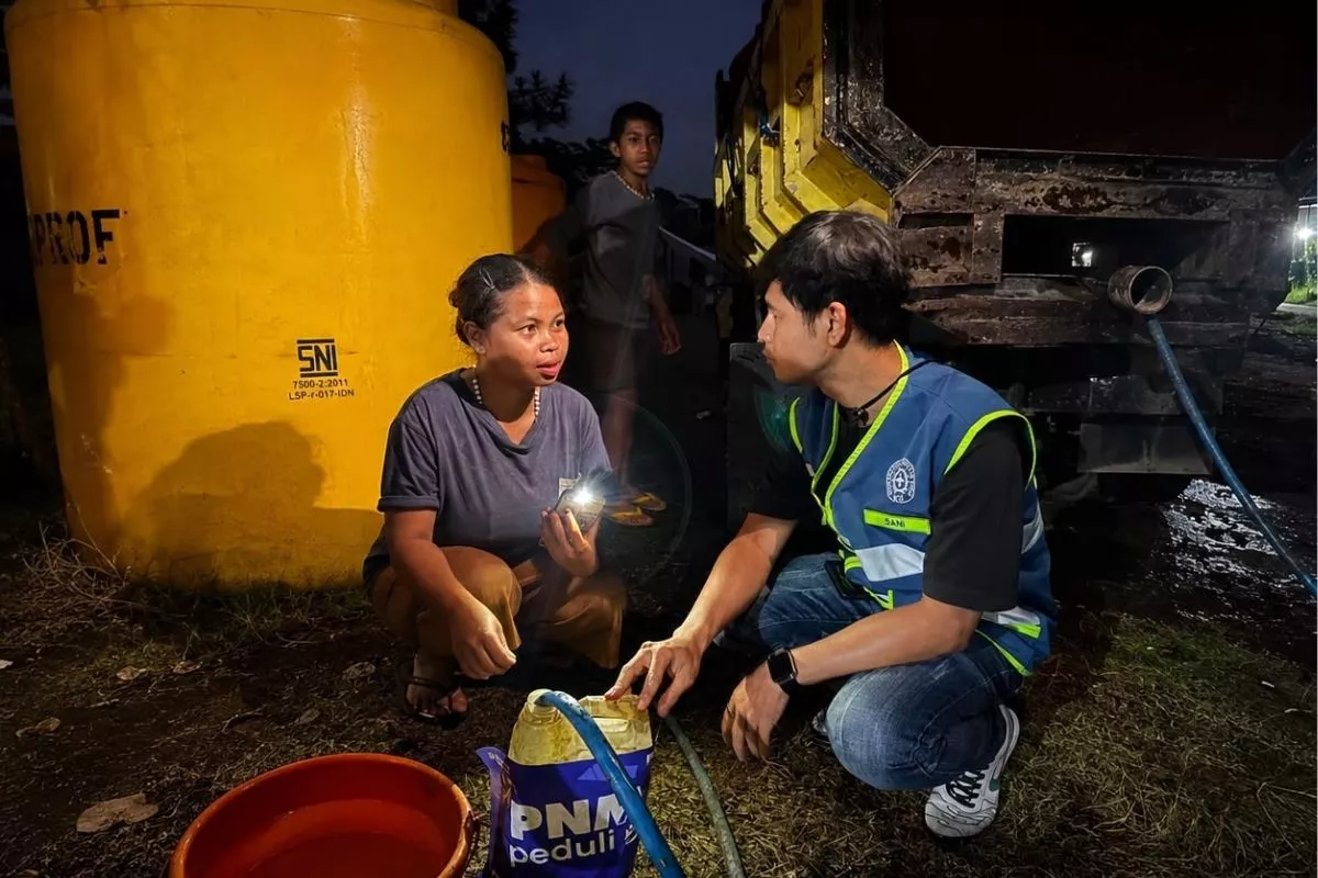 Bantu Pengungsi Gempa NTT, PNM Peduli Sediakan Toren Air Bersih