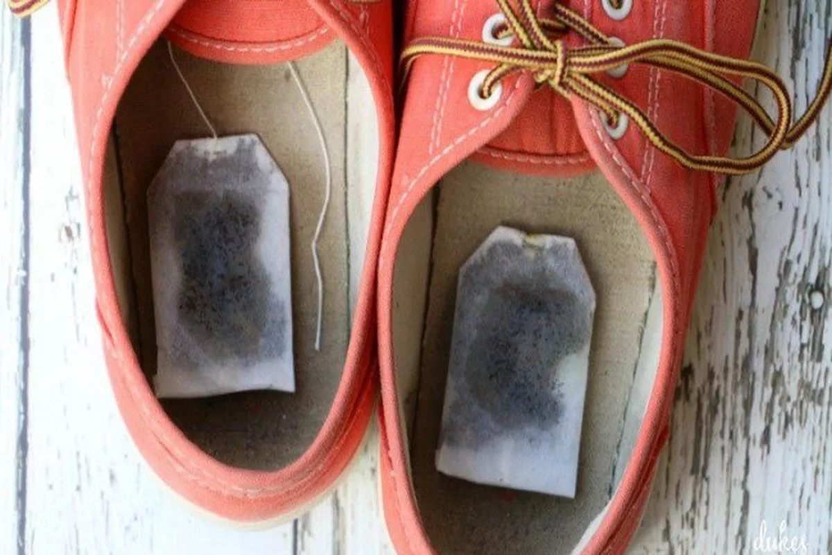Tips Atasi Bau Sepatu Membandel Menggunakan Kantong Teh Kering 