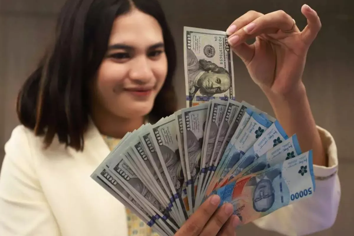 Kurs Rupiah 12 Mei 2026 Melemah ke 17.430 Akibat Geopolitik Memanas