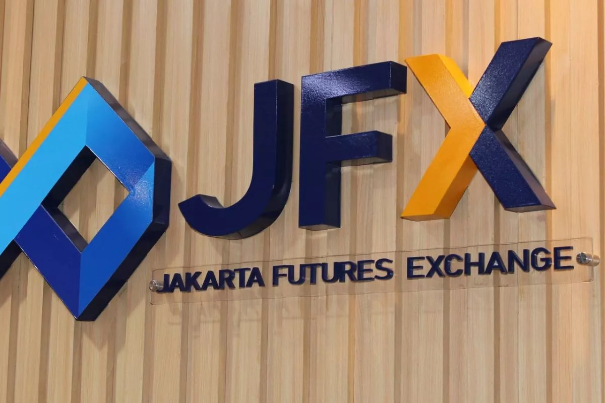 Transaksi Komoditas JFX Meningkat Tajam Akibat Volatilitas Pasar Dunia