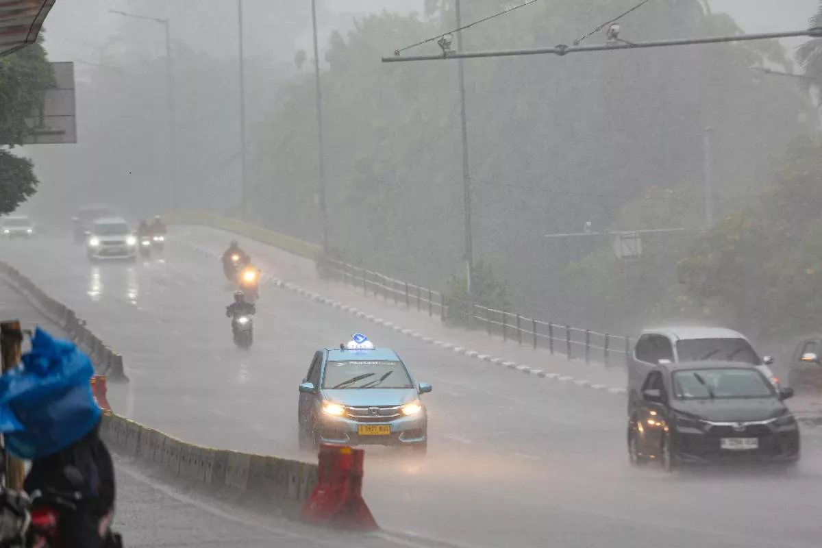 Prediksi BMKG Cuaca Jakarta Rabu Sore Ini Berpotensi Hujan Ringan