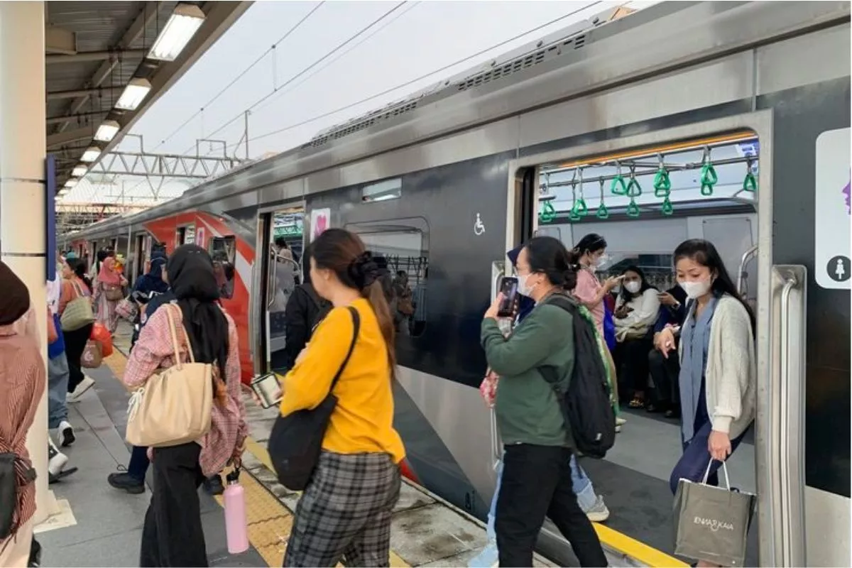 Commuter Line Bogor Kembali Normal Usai KRL Anjlok di Jakarta Kota