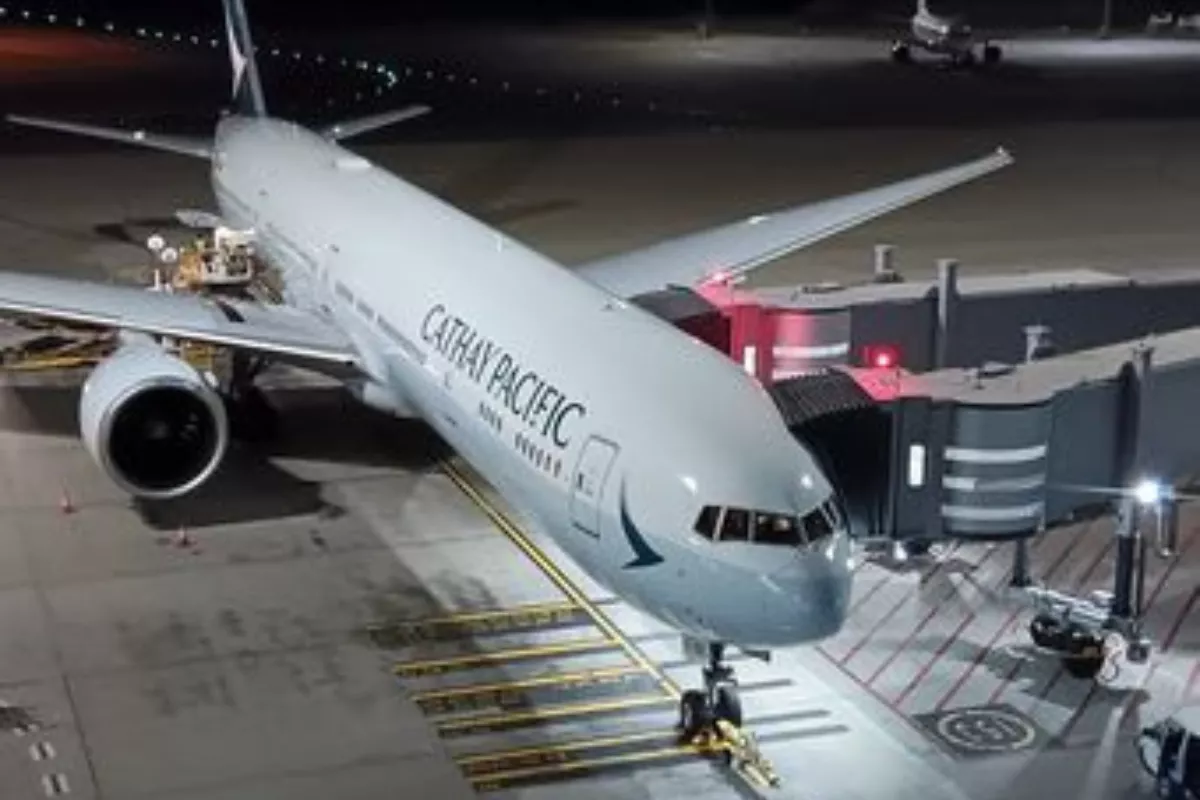 Cathay Pacific Naikkan Fuel Surcharge Tiket Per 1 Agustus 2026