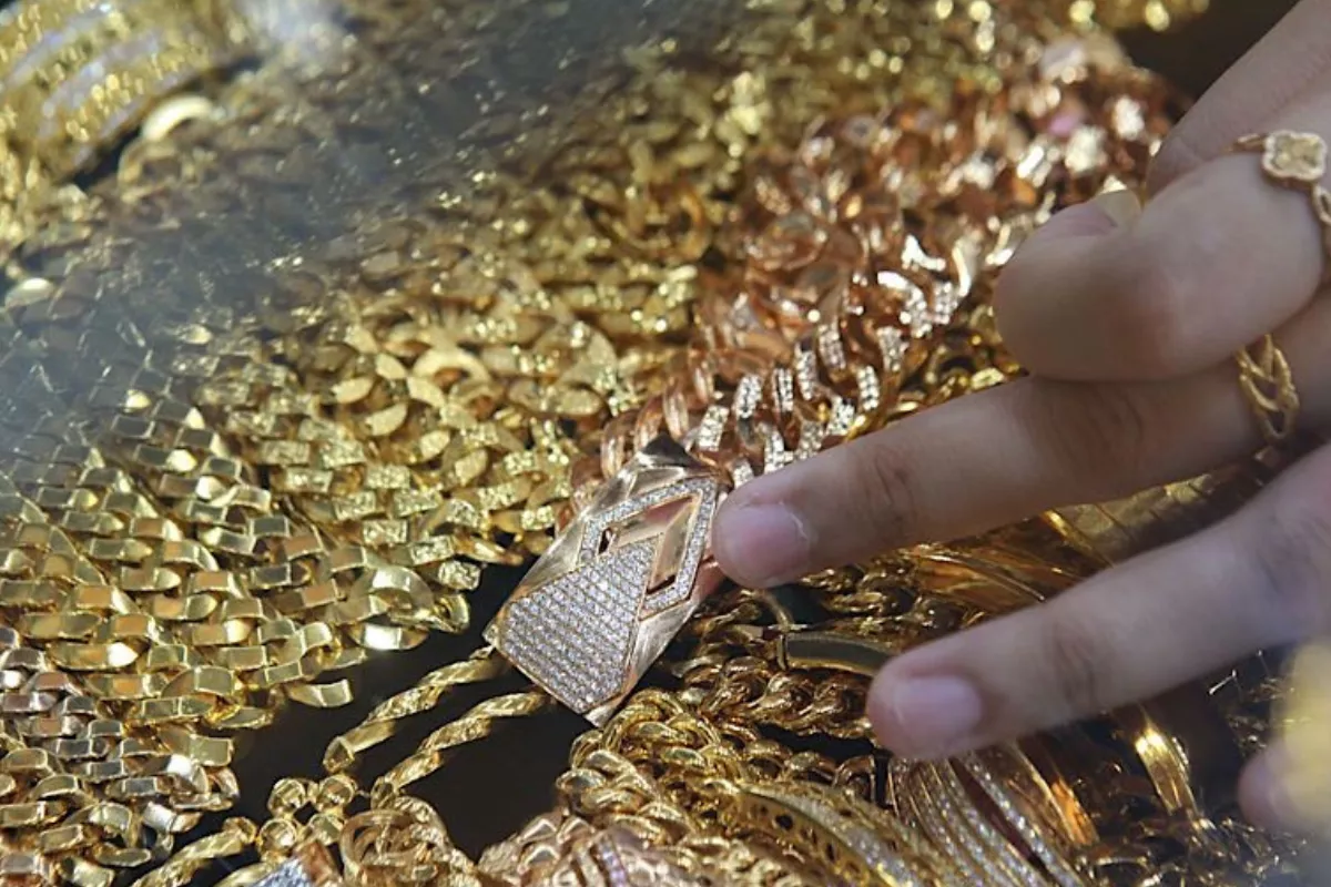 Harga Jual Emas Perhiasan di Pasar Domestik Hari Ini Terpantau Stabil