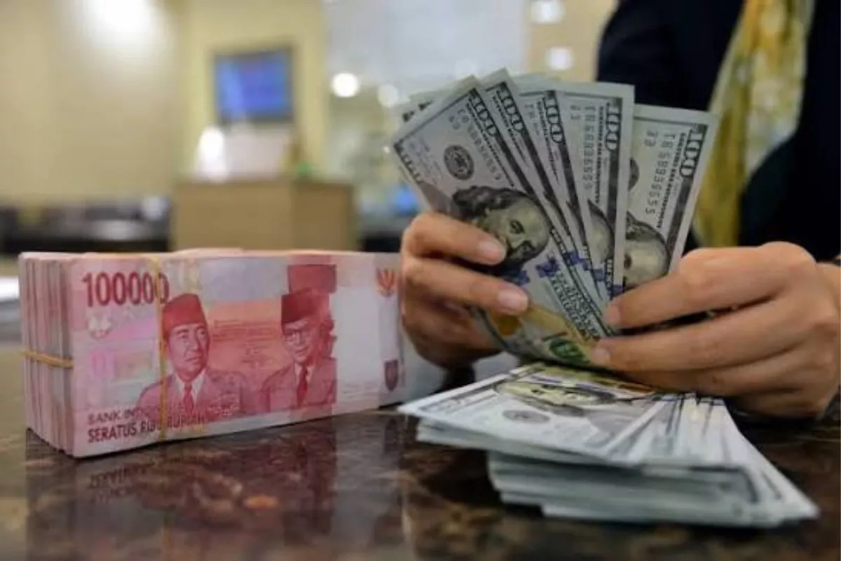 Rupiah Melemah ke Level Rp 17.744 Per Dolar AS