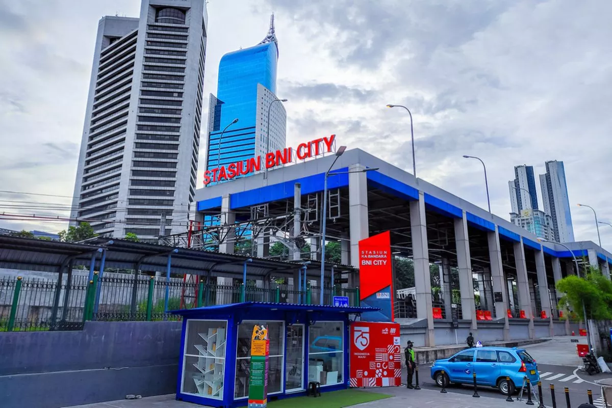 Penumpang KRL dan Pedagang Curhat Usai Stasiun Karet Ditutup