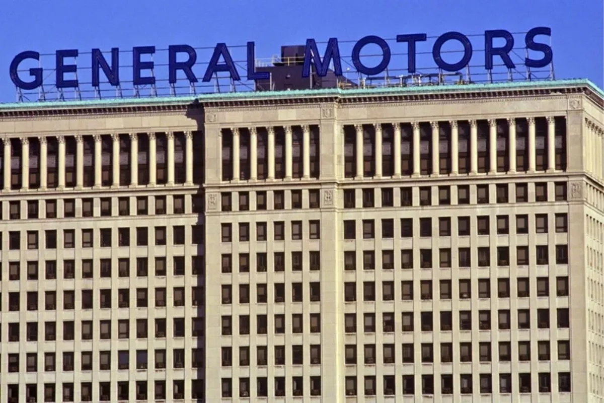 Permintaan EV Lesu, GM dan LG Tunda Pengoperasian Pabrik Baterai