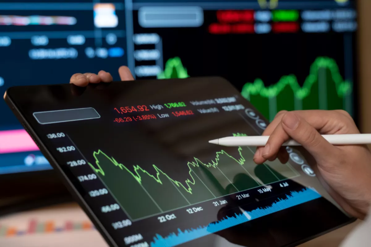 IHSG Dibuka Menguat 0,37 persen ke 6.198, Saham Konglomerat Berseri