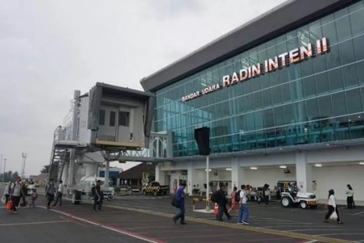 Sempat Ditutup akibat Erupsi, Bandara Radin Inten II Beroperasi Lagi