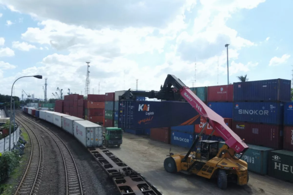 Menhub Tawarkan Investasi Swasta untuk Kereta Logistik di Kalimantan