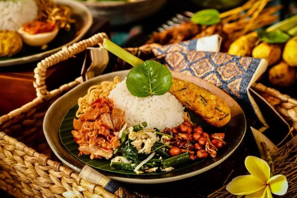 10 Rekomendasi Nasi Lawar Enak di Bali untuk Kulineran Tahun 2026