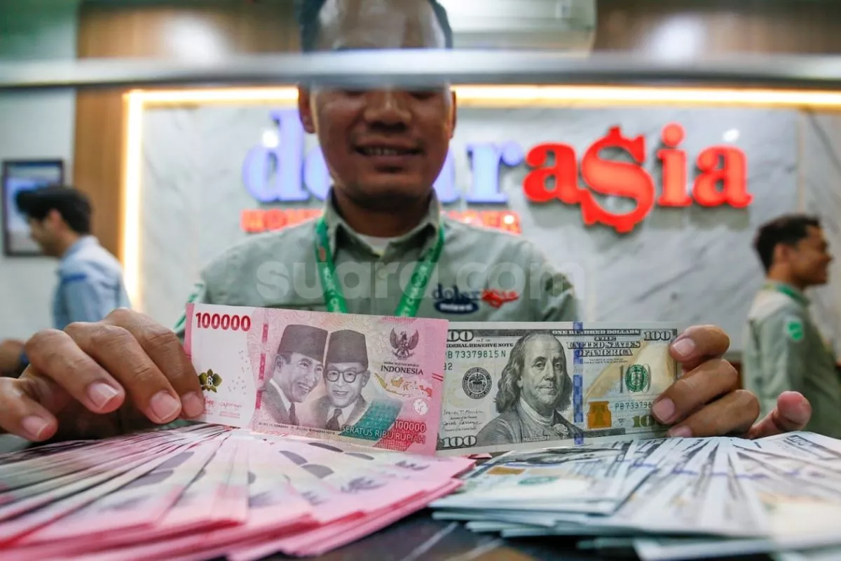 Rupiah Hari Ini Ditutup Menguat ke Rp17.694 per Dolar AS
