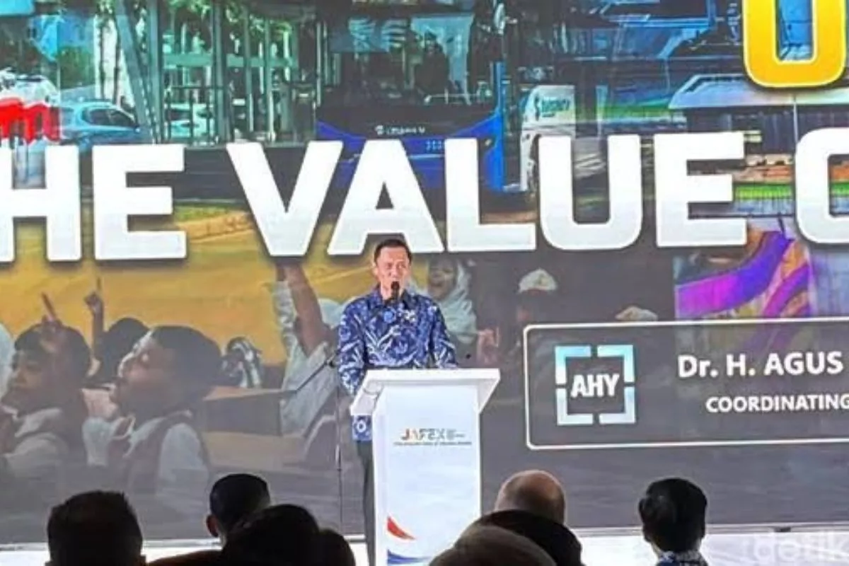AHY Minta Birokrasi Jangan Persulit Investor Masuk Indonesia