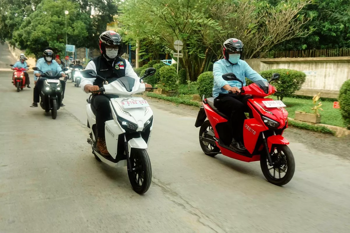 Ini Jenis SIM yang Wajib Dimiliki Pengendara Motor Listrik