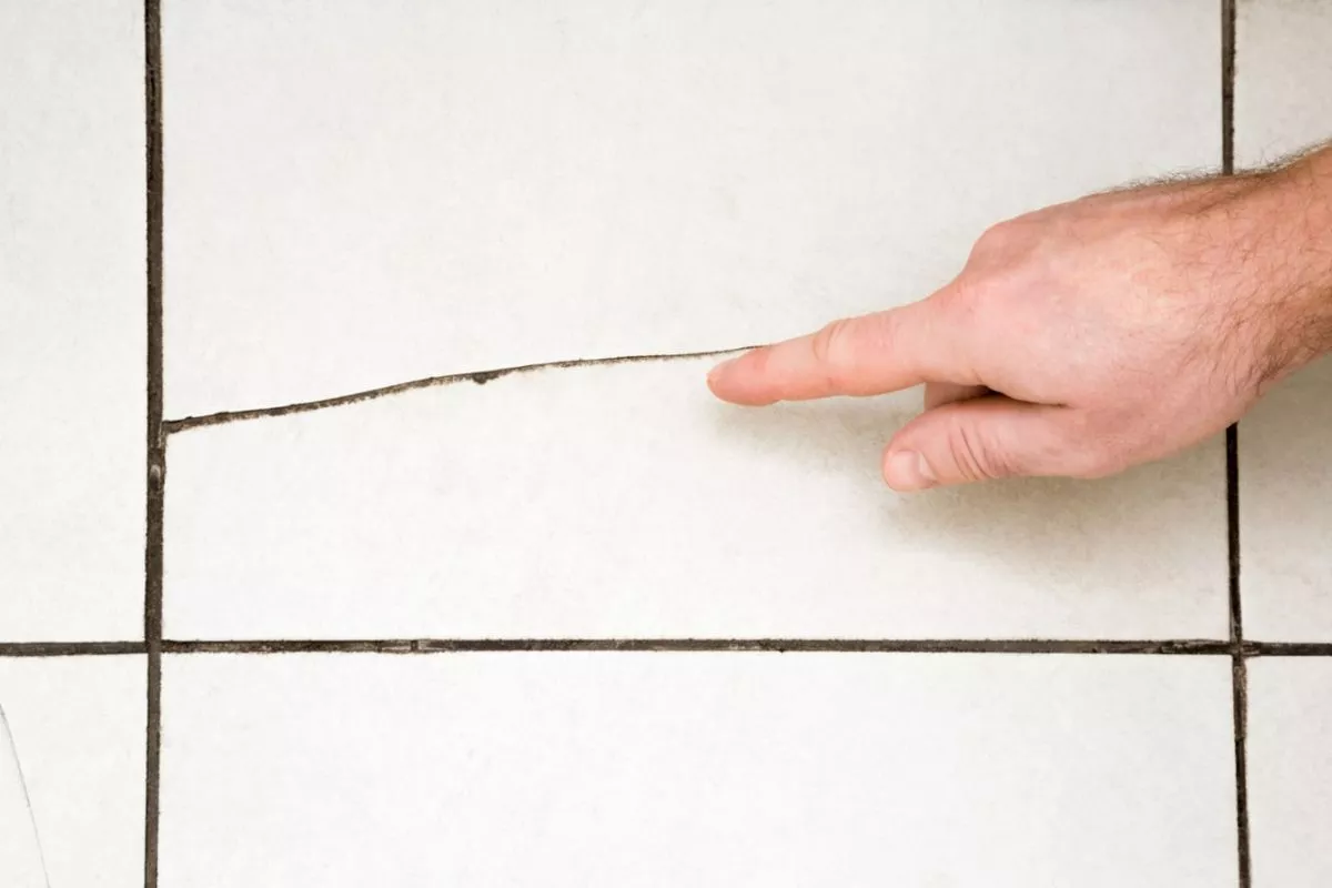 Seni Kintsugi DIY, Memperbaiki Keramik Pecah Menggunakan Cat Emas 