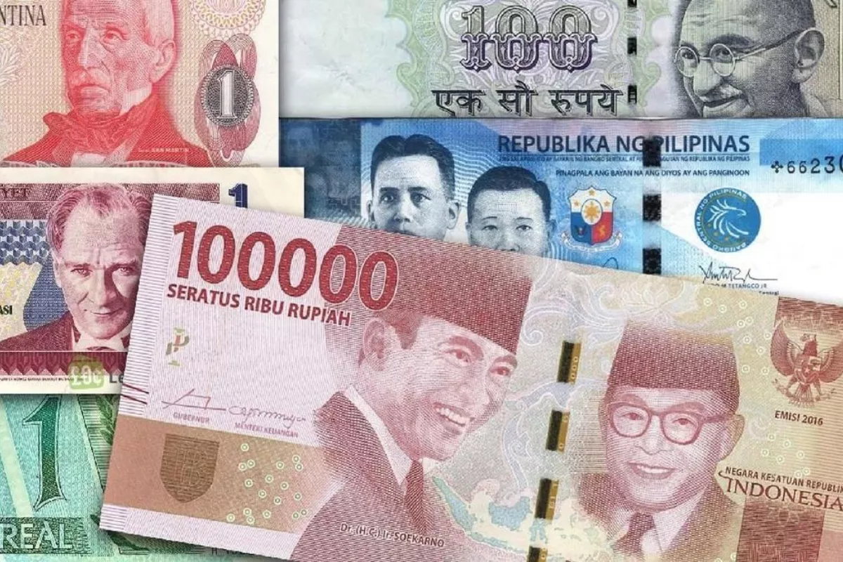 Rupiah Ditutup Menguat 0,52 Persen Menjadi yang Terkuat di Asia