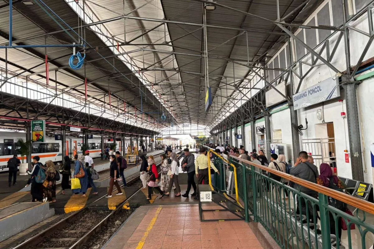 Minat Masyarakat Tinggi, Jumlah Penumpang KA di Semarang Meningkat