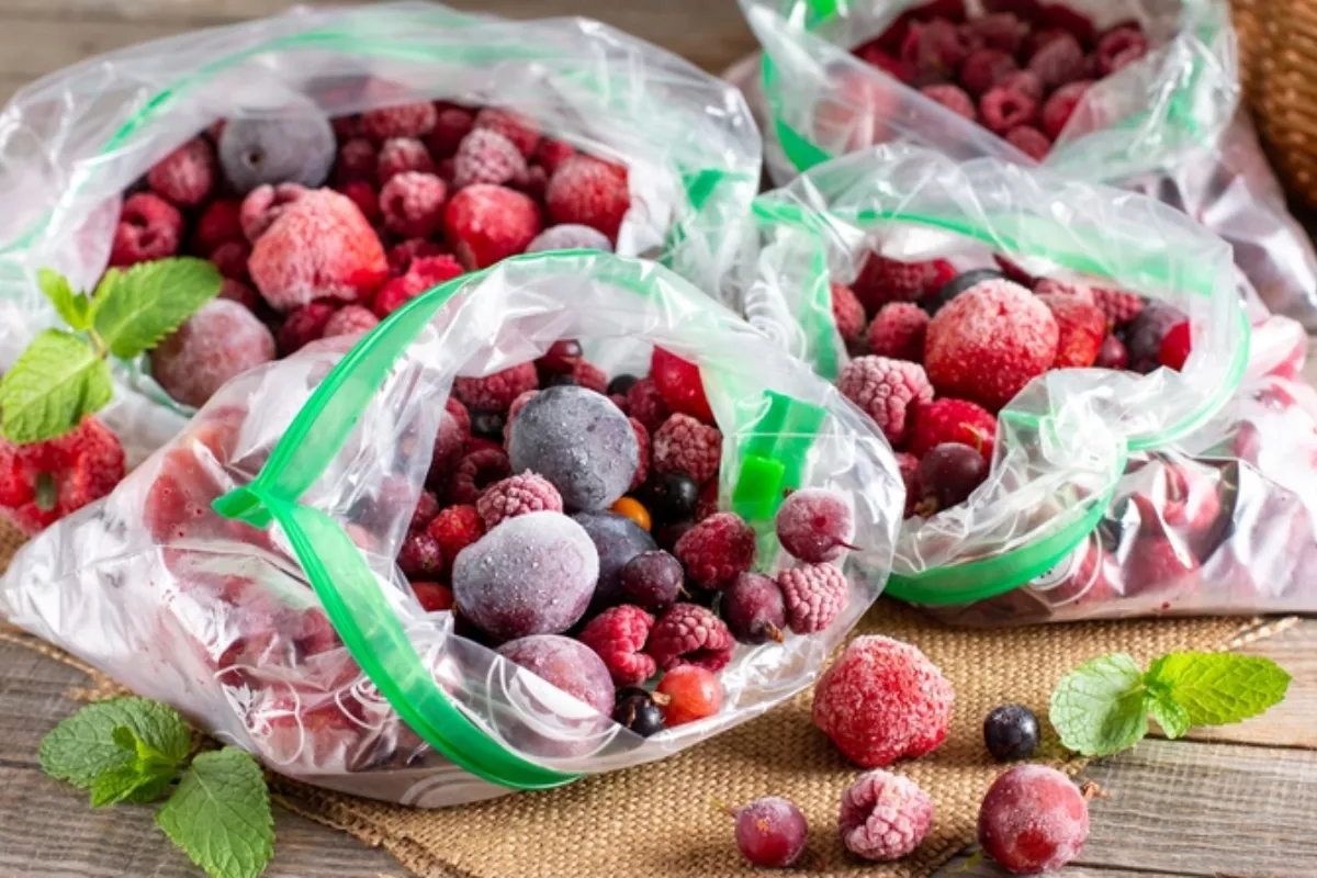 Apakah Membekukan Buah Mengurangi Kandungan Vitaminnya? Ini Faktanya