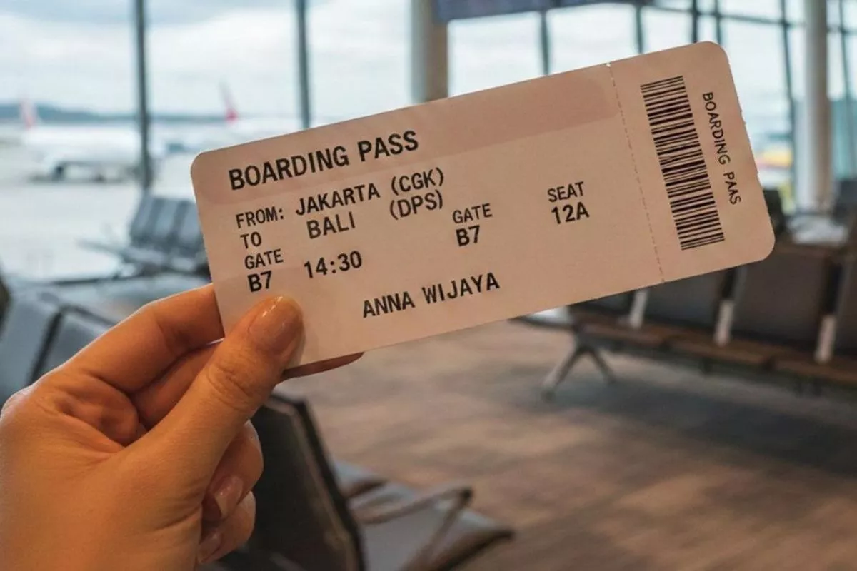 Satu-satunya Gelar Profesi yang Boleh Dicantumkan di Tiket Pesawat