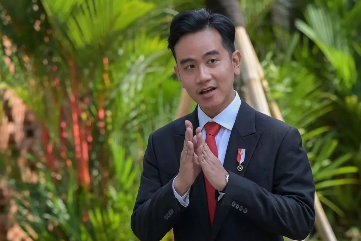 Wapres Gibran Temui Ibu dan Bayi di Tenda Perawatan Pasca-Gempa NTT