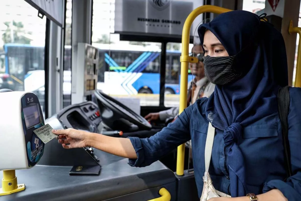 Transjakarta Diusulkan Terapkan Tiket Berlangganan dan Tarif Waktu