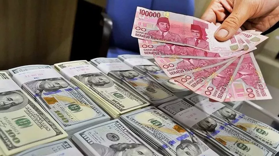 Rupiah Melemah ke Rp17.084 per Dolar AS, Biaya Klaim Asuransi Tertekan
