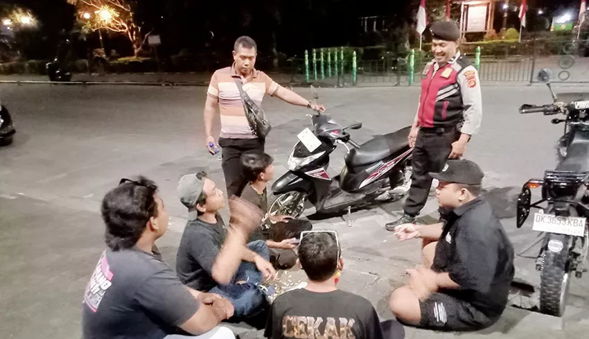 Polsek Nguling Sasar Tempat Nongkrong, Cegah Kriminalitas & Gangster