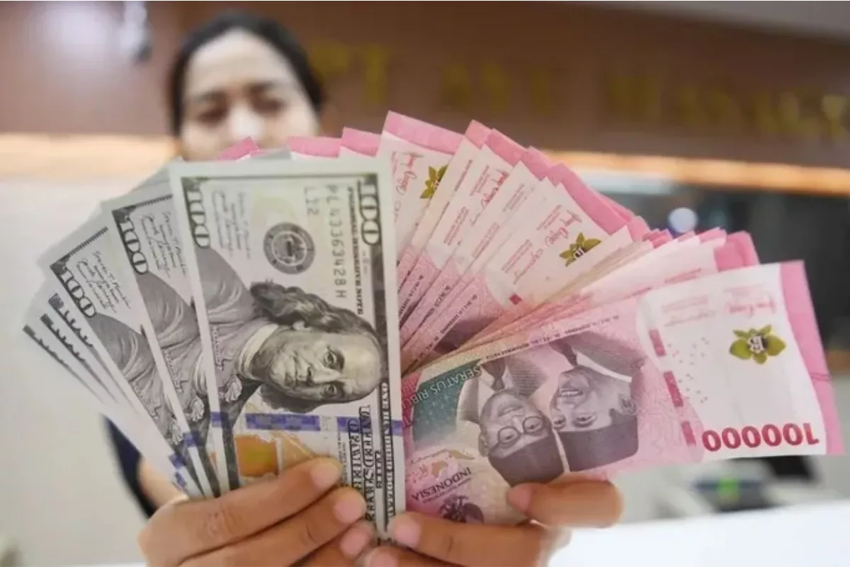 Proyeksi Rupiah Awal Pekan: Intip Tiga Sentimen Penggeraknya