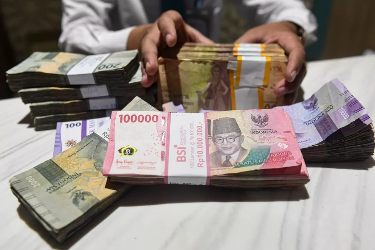 Rupiah Dibuka Melemah Tipis Menjadi Rp17.761 per Dolar Amerika Serikat
