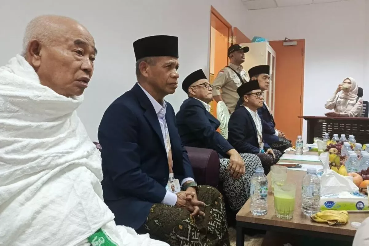 Gus Irfan Pimpin Rapat Maraton Persiapan Puncak Haji di Jeddah
