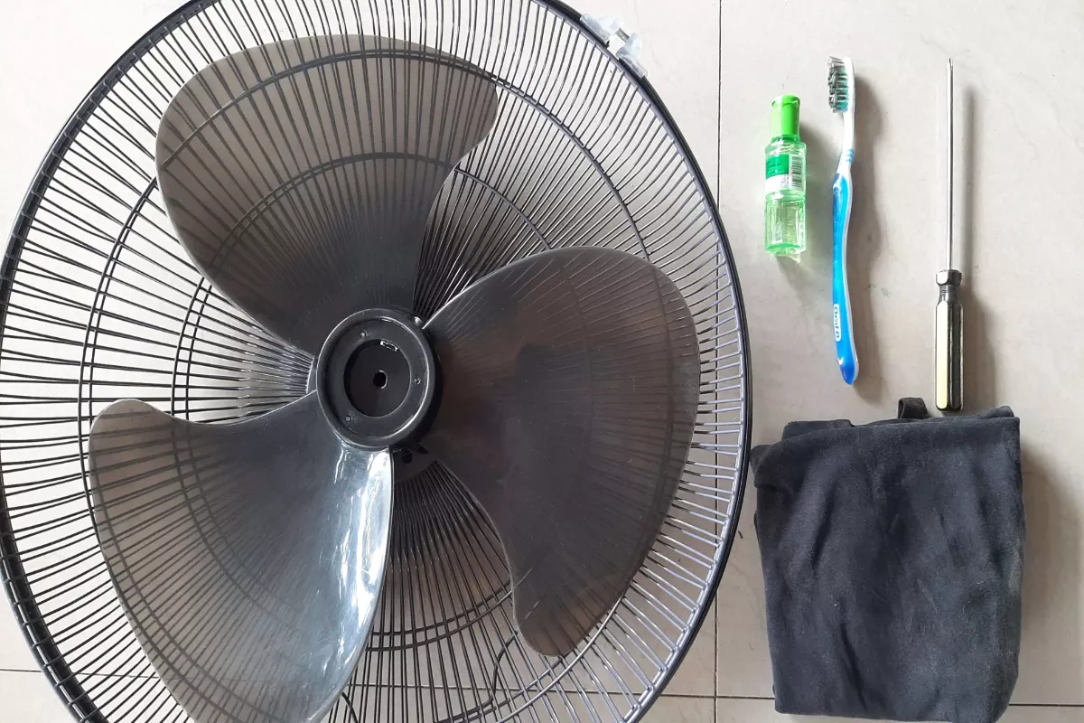 Efektivitas Pelembut Pakaian dalam Mencegah Debu di Kipas Angin