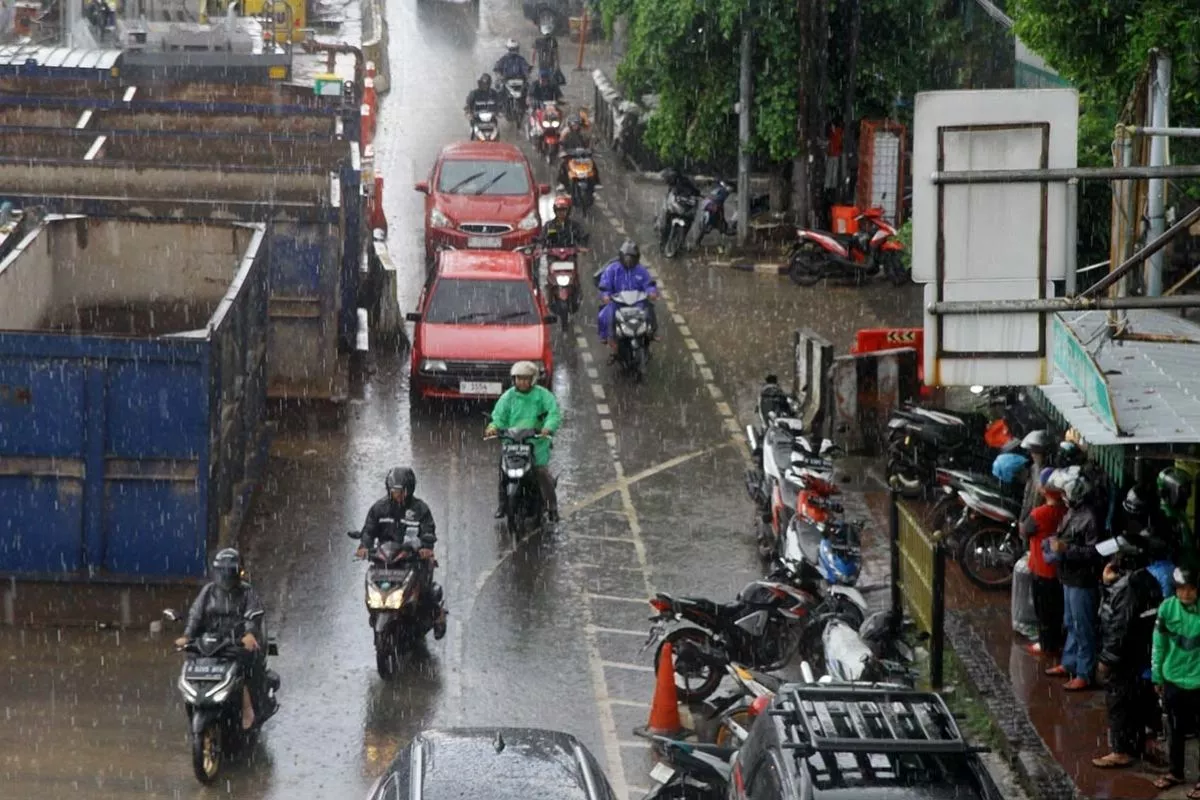 BMKG Prediksi Sebagian Wilayah Jakarta Diguyur Hujan Selasa Sore