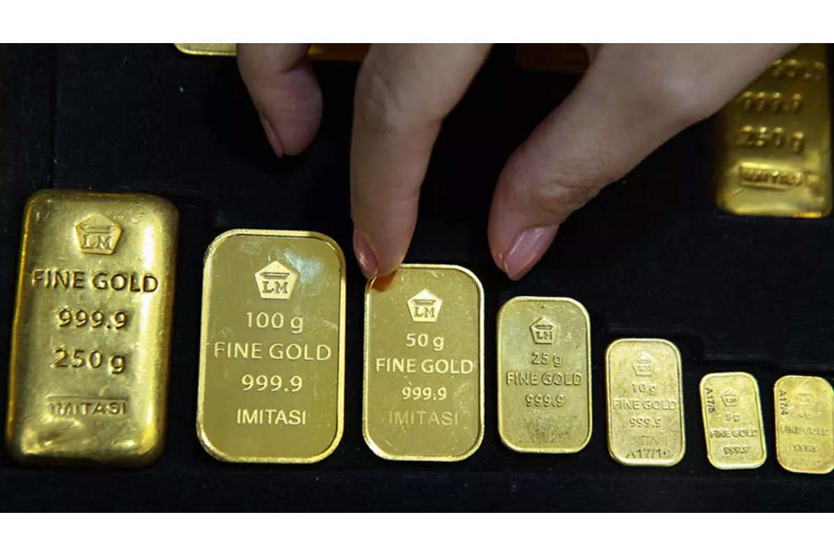 Harga Emas Antam Turun Tipis Jadi 1.321.000 Rupiah Per Gram Hari Ini