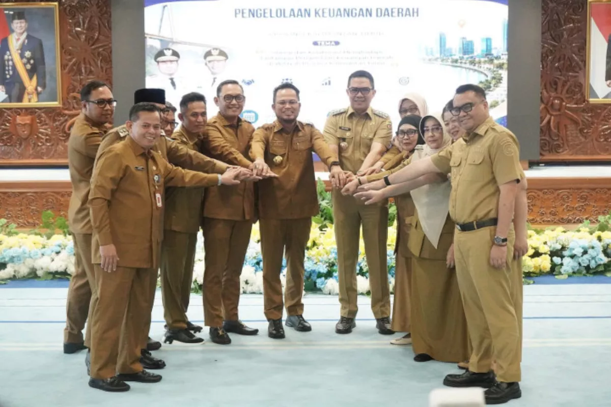 Rencana Pertemuan Gubernur Dan Sepuluh Bupati Walikota Ke Pusat
