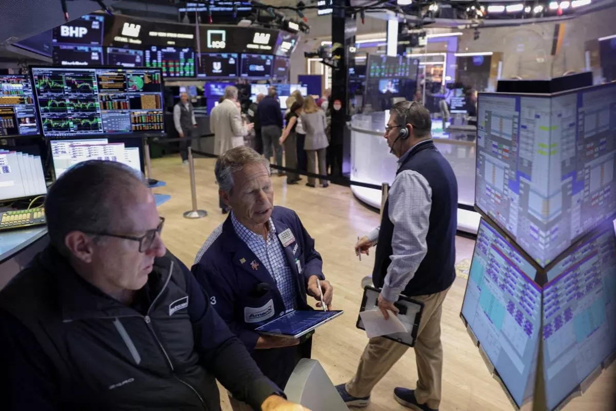 Saham AS Stabil Menanti Data CPI dan Laba Oracle Melambung