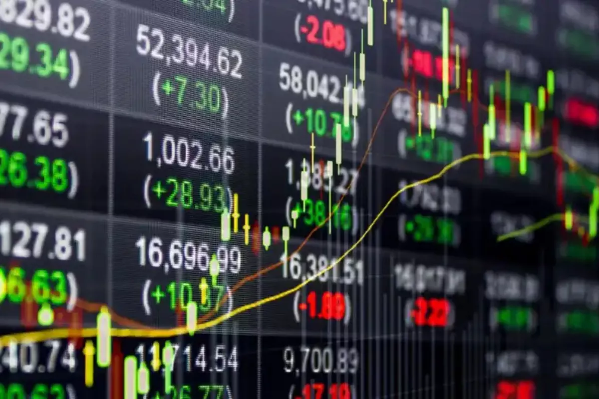 IHSG Sesi I Tergelincir ke 6.660, Saham ESSA dan ASII Turun