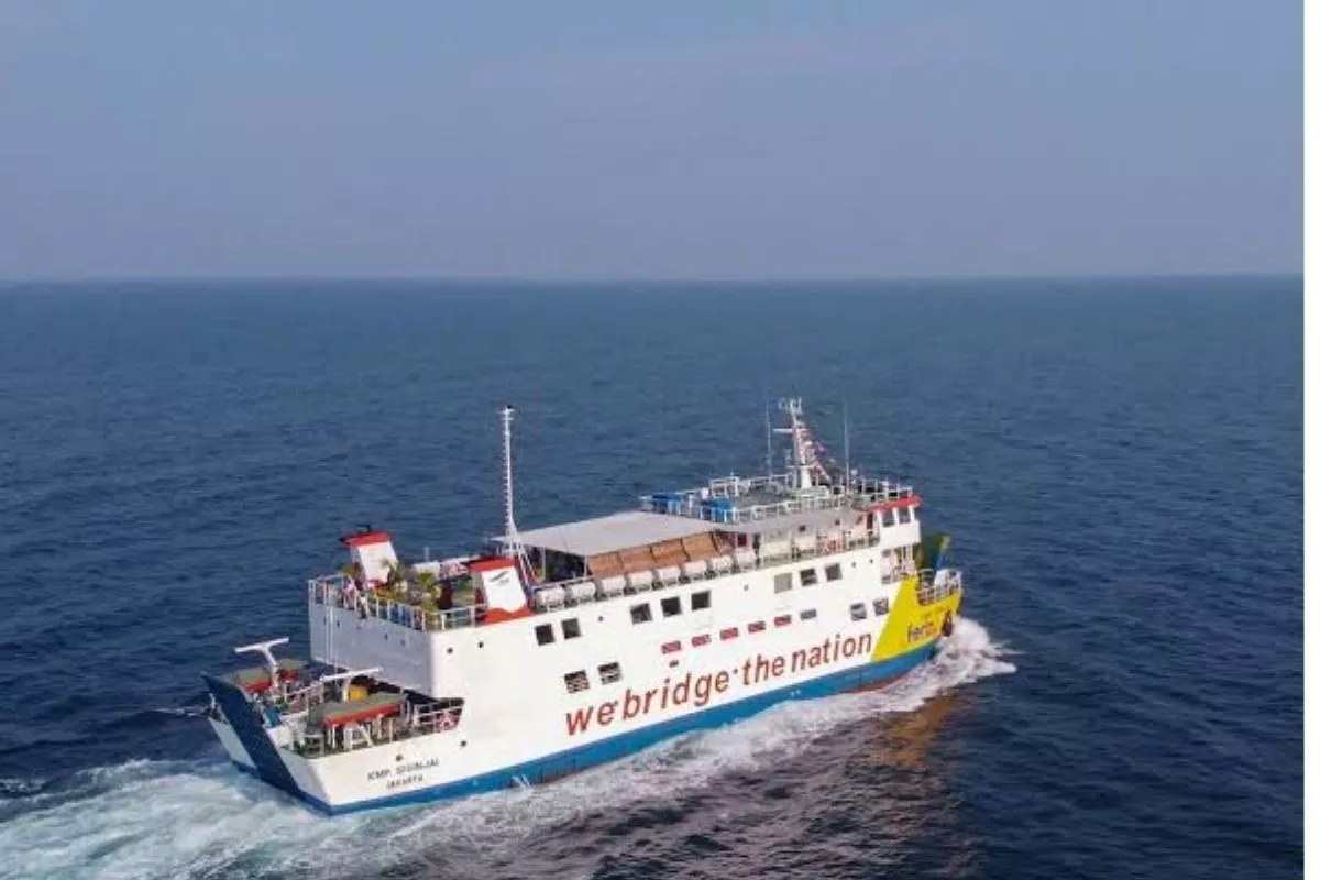 ASDP Operasikan 25 Kapal Besar Urai Kemacetan di Ketapang