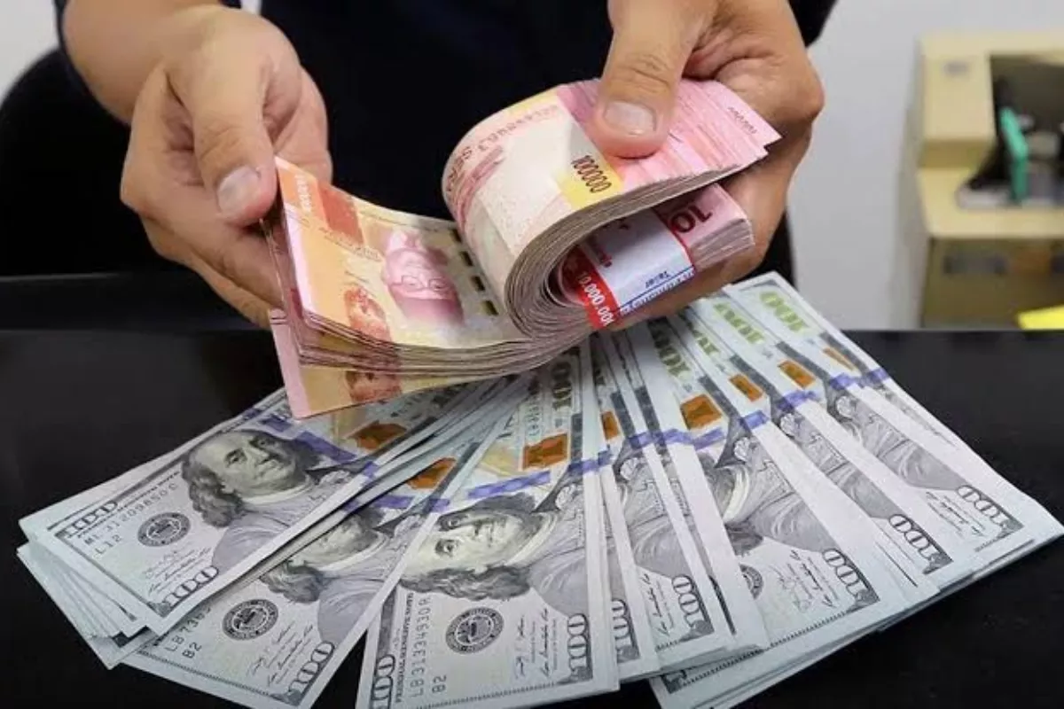 Rupiah Hari Ini Diproyeksikan Melemah di Rentang Rp17.790-Rp17.840