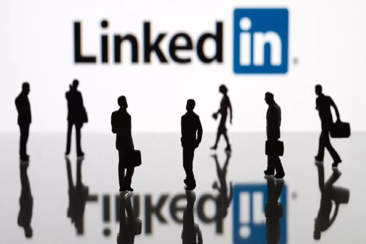 Cara Daftar Akun LinkedIn yang Menarik HRD dan Contoh Deskripsi