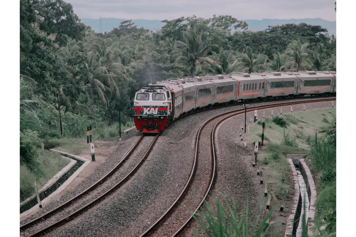 Update Jadwal KA Mutiara Selatan Rute Bandung-Surabaya Terbaru