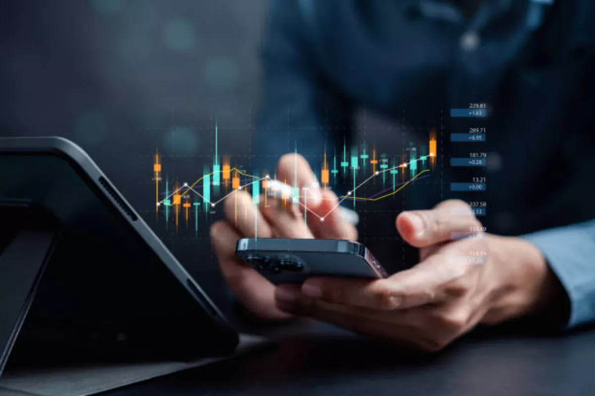 Awal Pekan IHSG Tertekan, Sepuluh Saham Ini Dilepas Asing