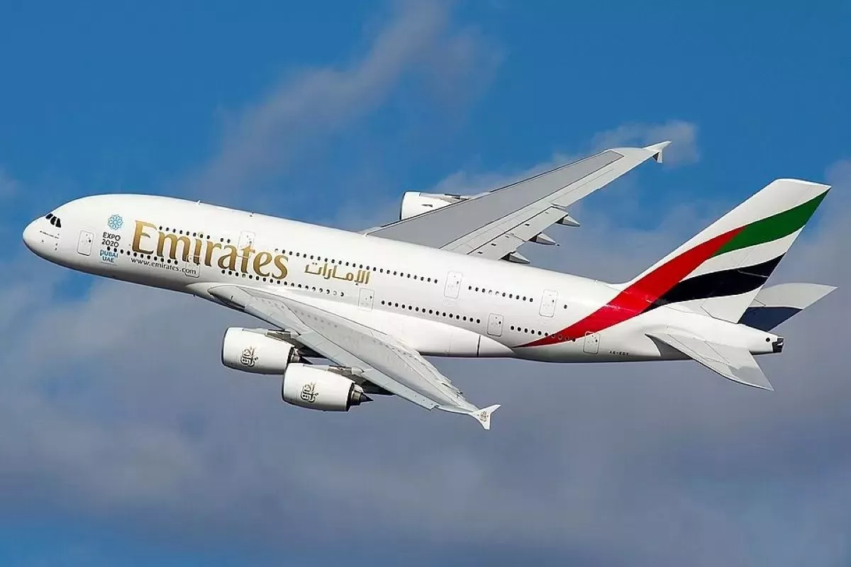 Airbus A380 Emirates Mendarat Perdana di Soetta untuk Tur Chelsea
